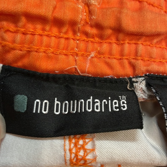 No Boundaries Board Shorts Surfers & Flames - Picture 7 of 8